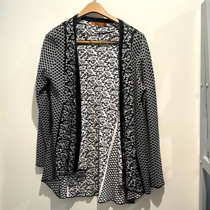 Beautiful Belldini Sweater!